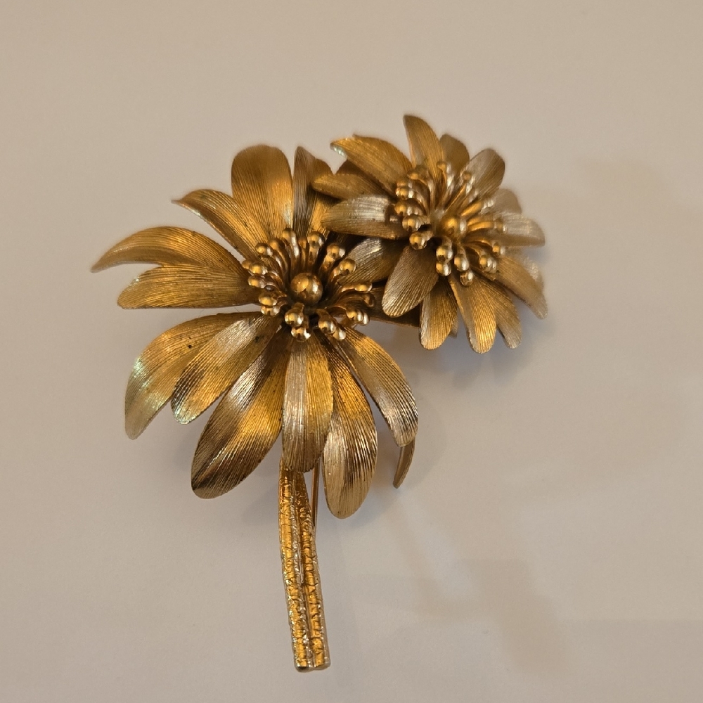 Vintage Gold Flower Brooch